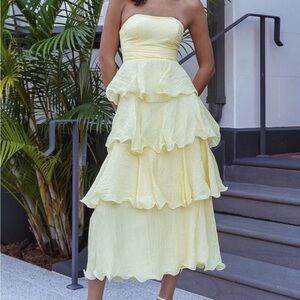 Selfie Leslie Giavana Strapless Layered Ruffles Midi Dress Lemon - Small